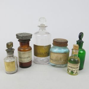 Vintage small size chemist bottles x 6