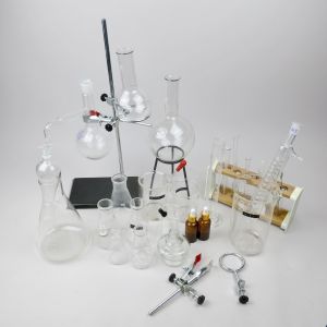 Modern laboratory glassware, qty